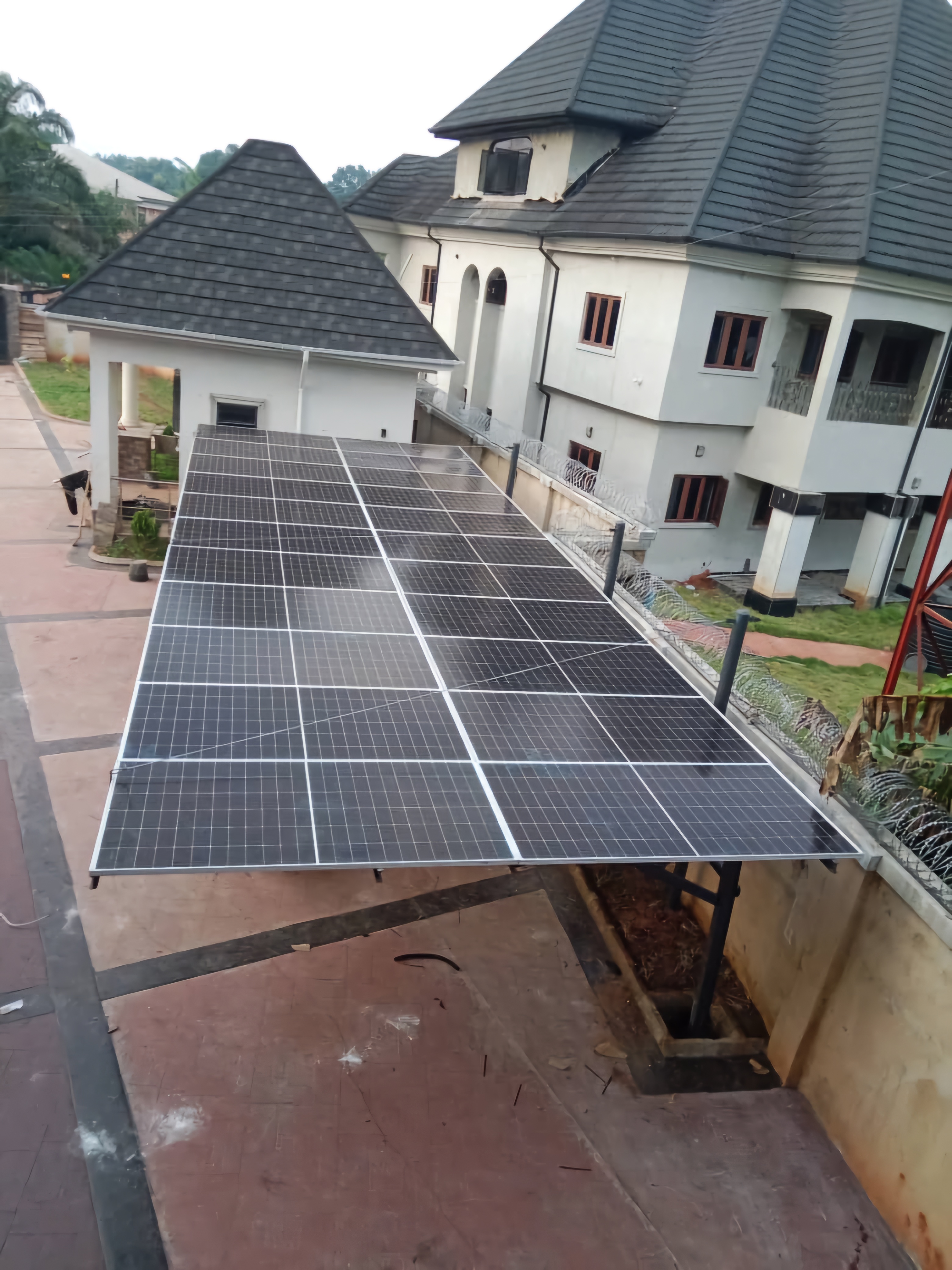 Commercial building with solar panel installation